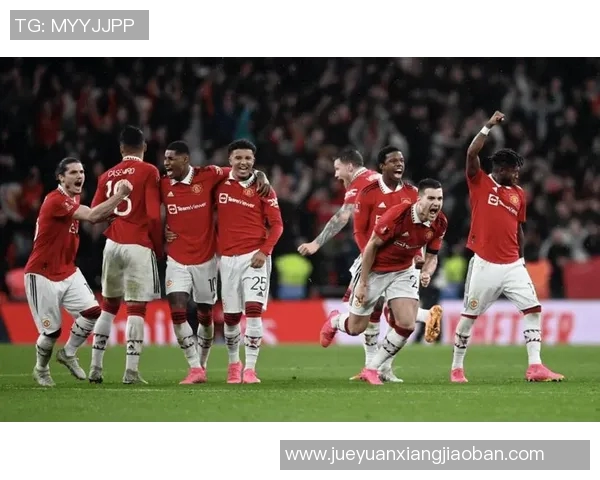 曼彻斯特球队对阵年轻人队的精彩较量即将上演，谁能在赛场上脱颖而出