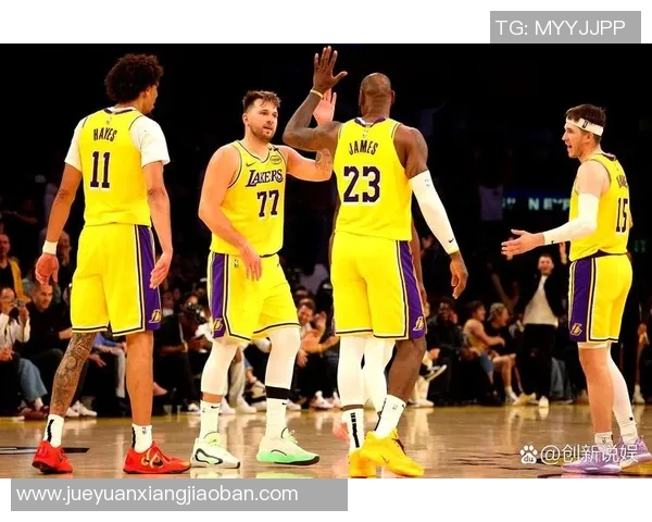 湖人对阵雷霆精彩对决直播全程回顾与分析 湖人对阵雷霆精彩对决直播全程回顾与分析