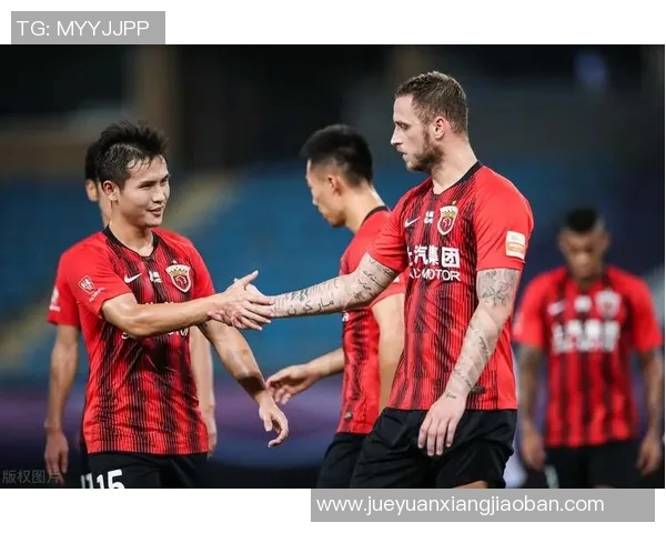 火箭队与骑士队激战正酣7月15日精彩对决引发球迷热议 火箭队与骑士队激战正酣7月15日精彩对决引发球迷热议