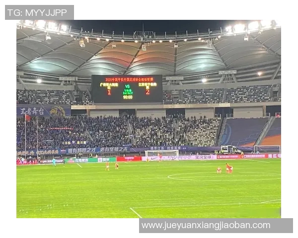 东京绿茵与扎幌岗的激烈对决展现足球魅力与团队精神的碰撞